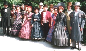Biedermeier - Gruppe auf der Straße